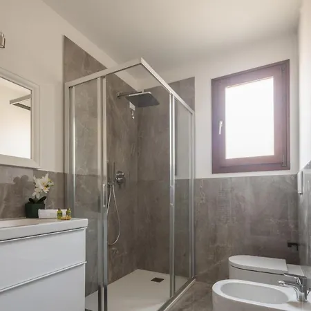 Bright Apartment On Venetian Roofs R&R Exterior photo