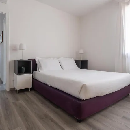 Bright Apartment On Venetian Roofs R&R Exterior photo